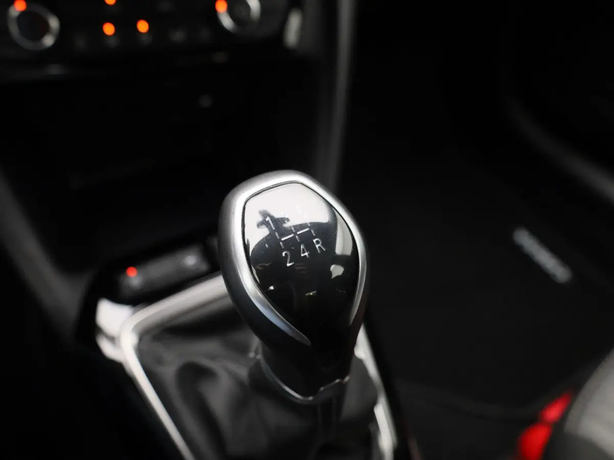 1.2 55kW S/S Edition | Apple Carplay / Android Auto | Achteruitrijcamera | Parkeersensoren | Cruise Control | Lichtmetalen Velgen |
