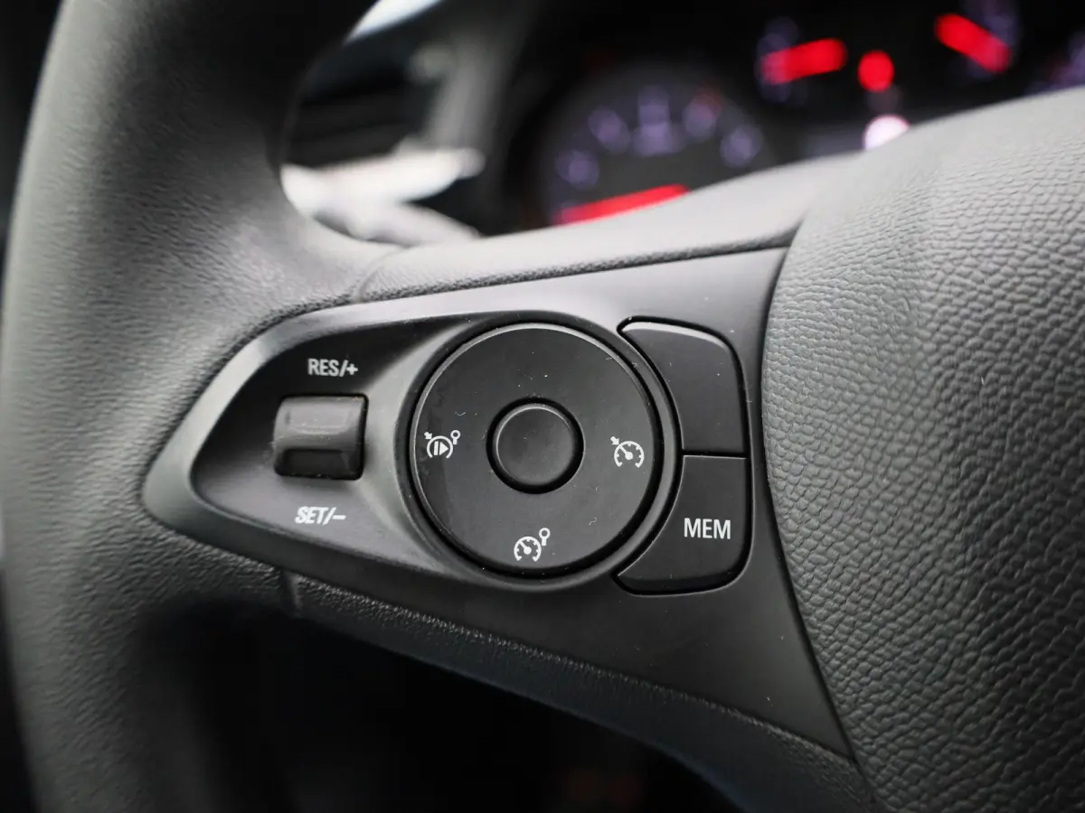 1.2 55kW S/S Edition | Apple Carplay / Android Auto | Achteruitrijcamera | Parkeersensoren | Cruise Control | Lichtmetalen Velgen |