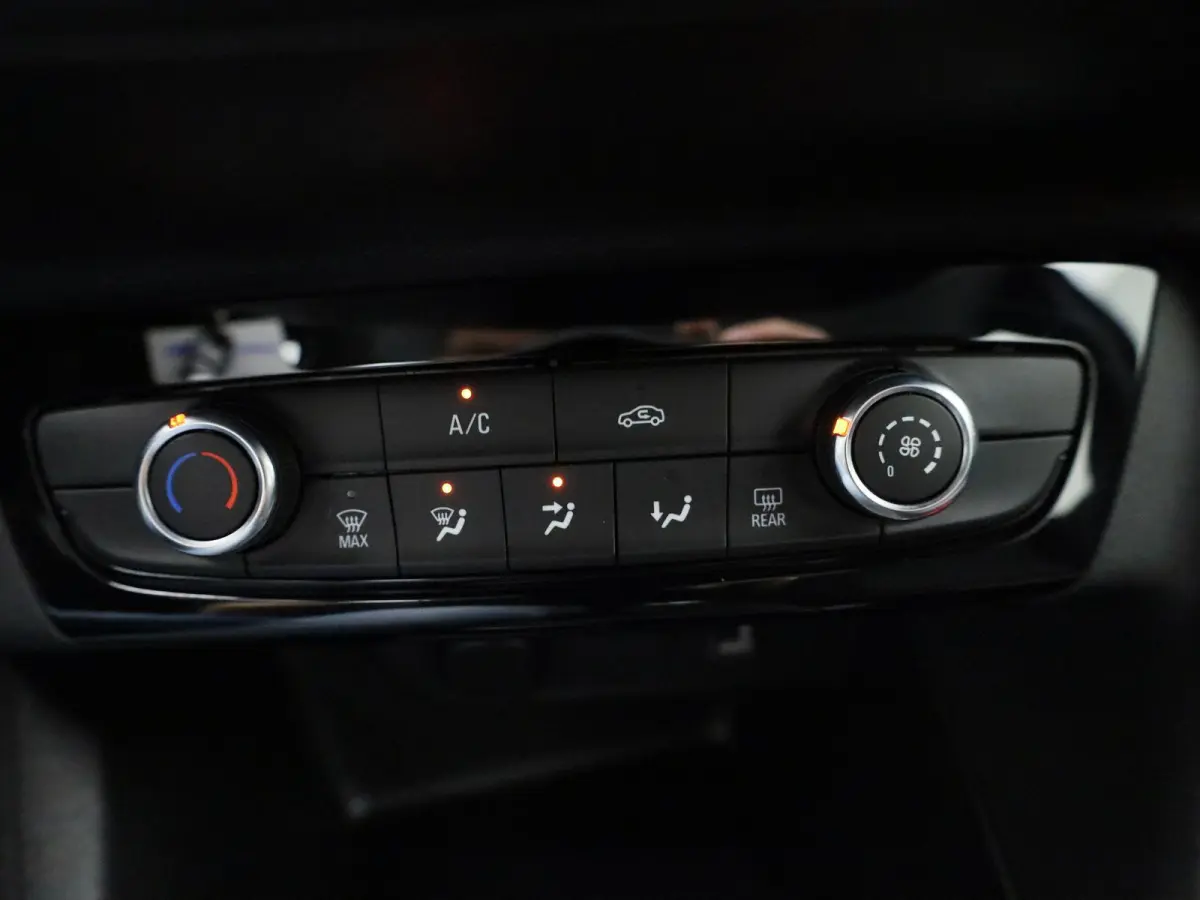 1.2 55kW S/S Edition | Apple Carplay / Android Auto | Achteruitrijcamera | Parkeersensoren | Cruise Control | Lichtmetalen Velgen |