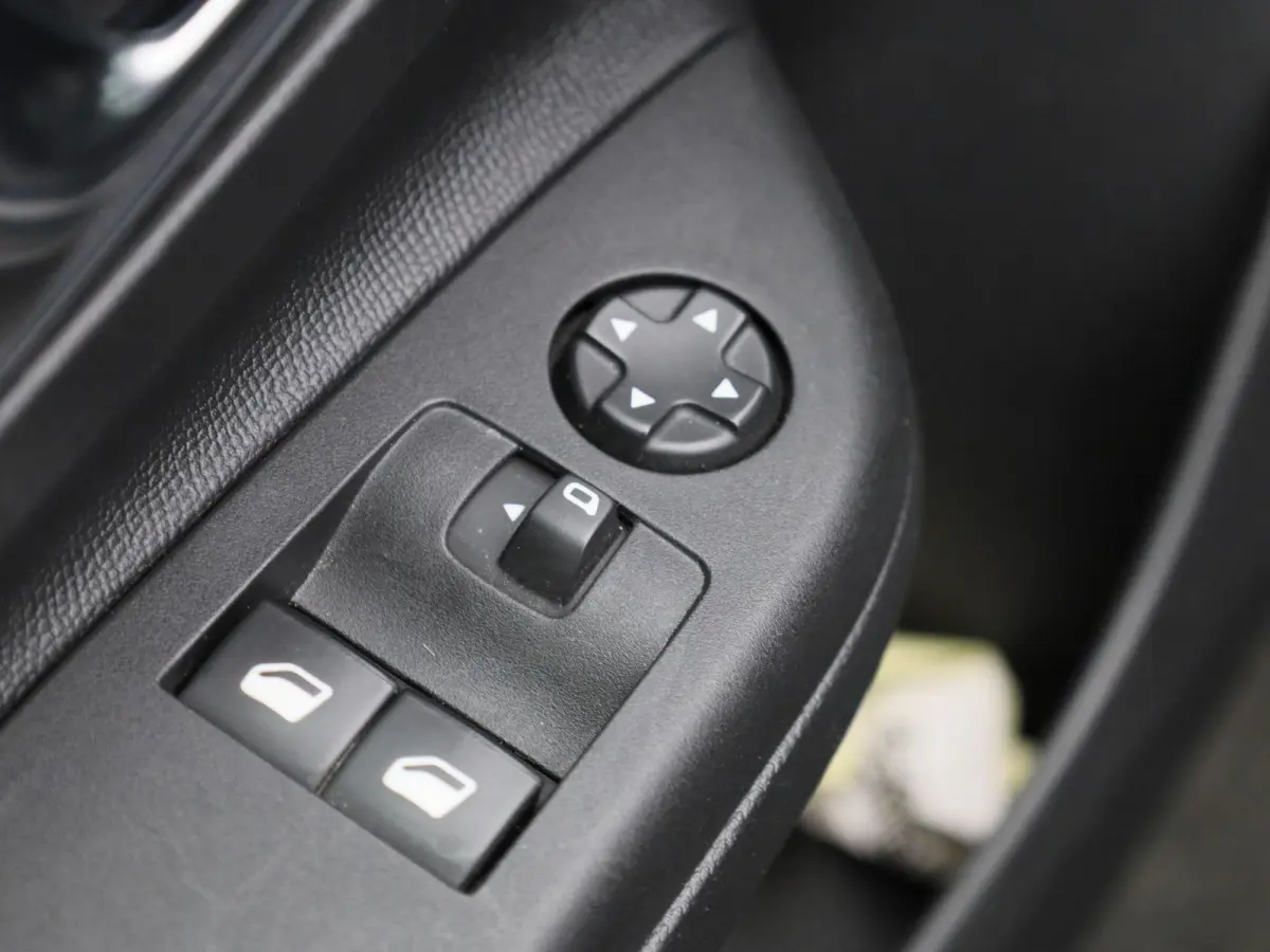 1.2 55kW S/S Edition | Apple Carplay / Android Auto | Achteruitrijcamera | Parkeersensoren | Cruise Control | Lichtmetalen Velgen |