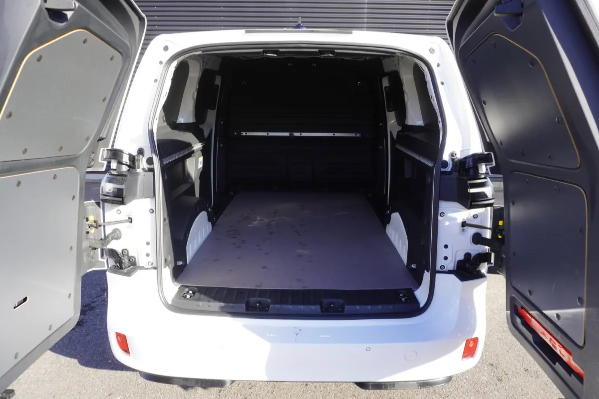 77 kWh 2x Schuifdeur Achterdeuren Apple Carplay 19" Velgen Camera Parkeersensoren 2-Zits Cruise control
