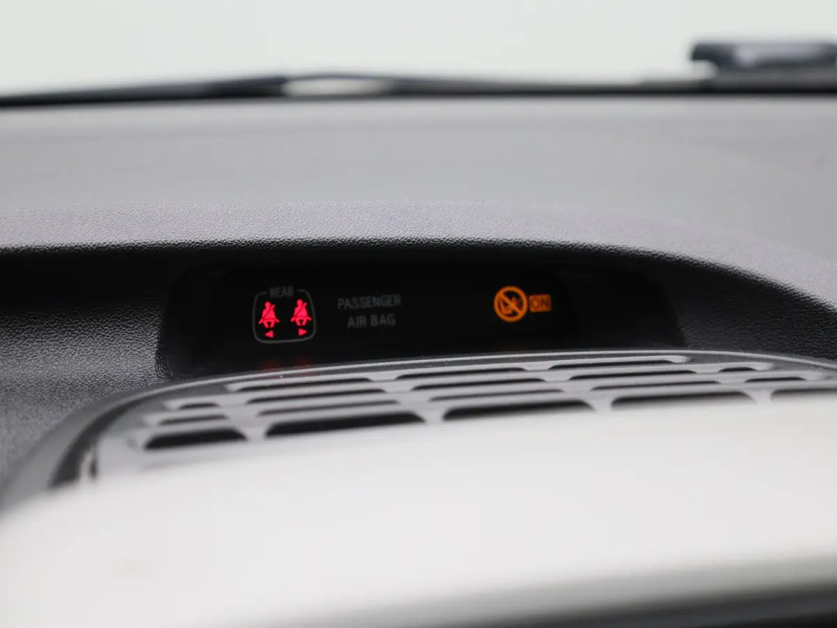 1.0 e-VTi Active | Airconditioning | Bluetooth | Elektrische Ramen |