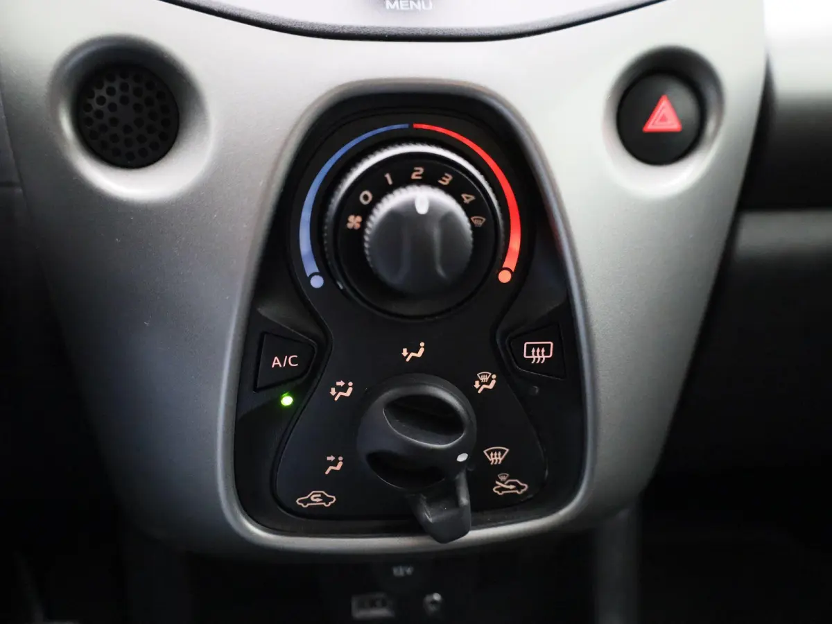 1.0 e-VTi Active | Airconditioning | Bluetooth | Elektrische Ramen |