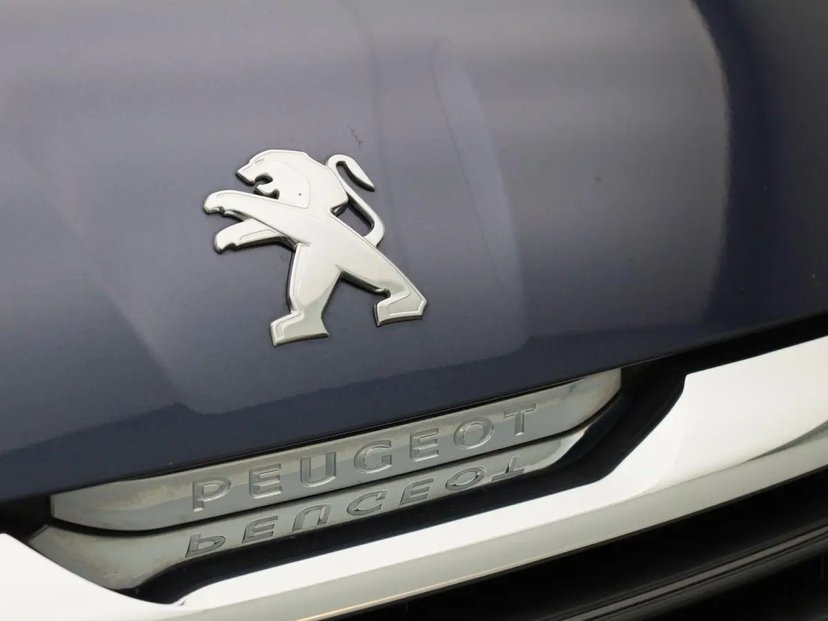1.0 e-VTi Active | Airconditioning | Bluetooth | Elektrische Ramen |