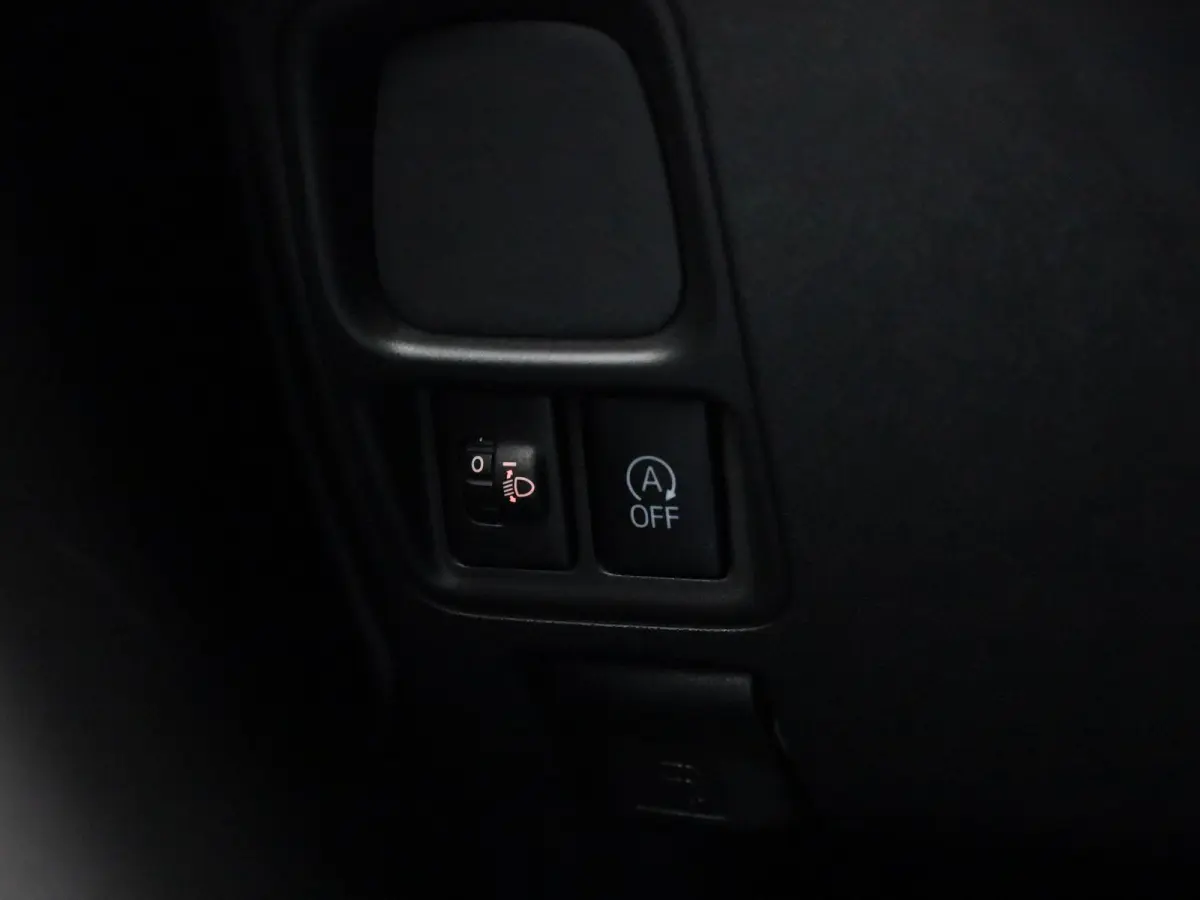 1.0 e-VTi Active | Airconditioning | Bluetooth | Elektrische Ramen |