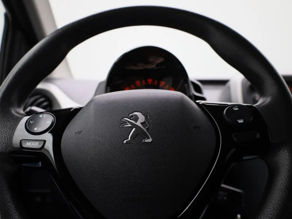1.0 e-VTi Active | Airconditioning | Bluetooth | Elektrische Ramen |