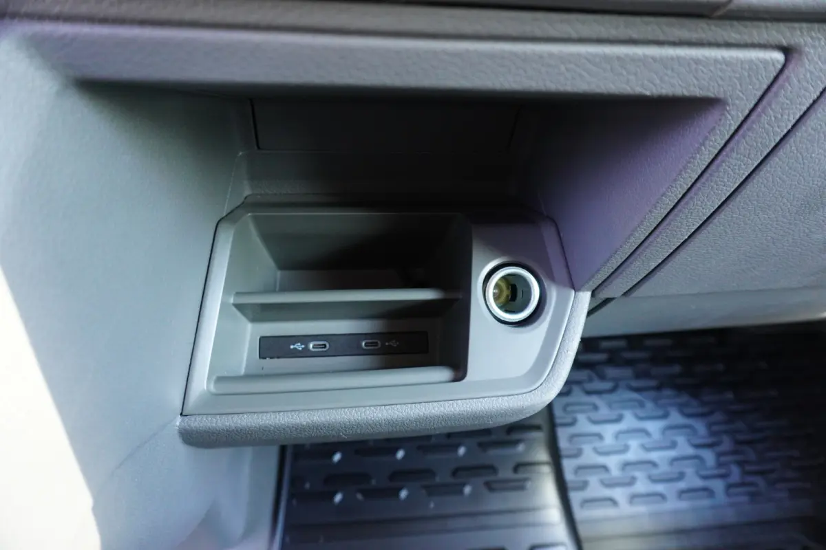 140pk L3H3/L2H2 Trekhaak Cruise control Airco 3-zits Camera Apple Carplay