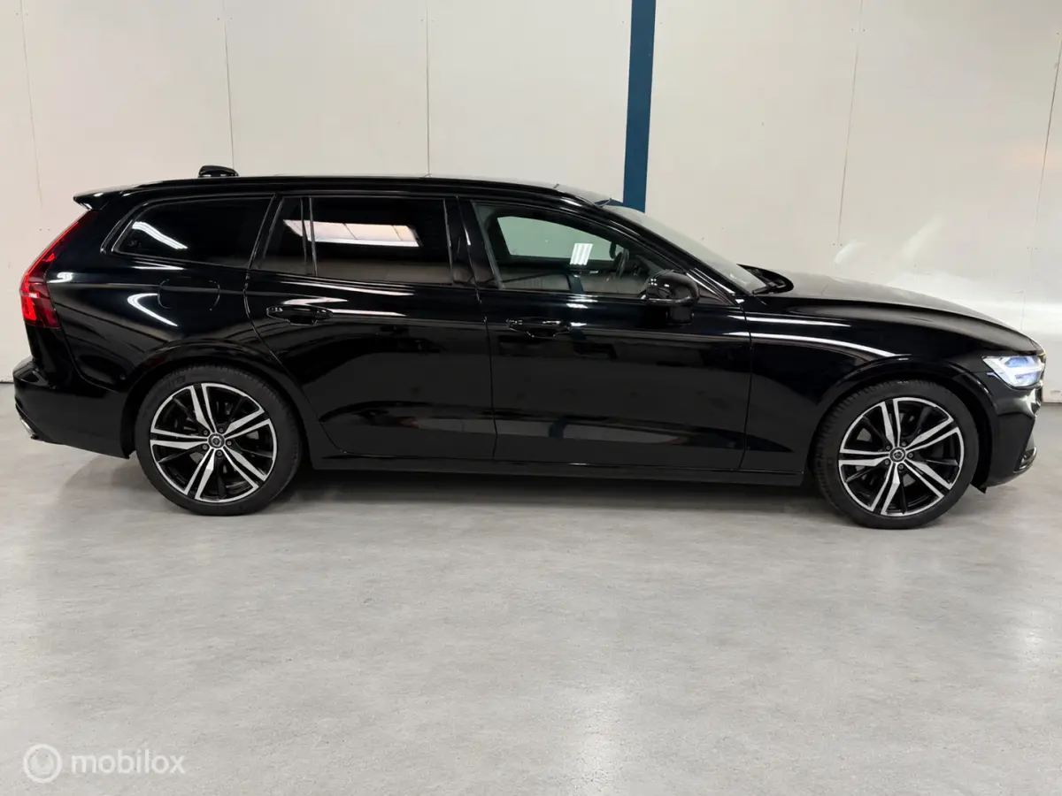 2.0 T6 Recharge AWD R-Design PANO/BTW/LEER