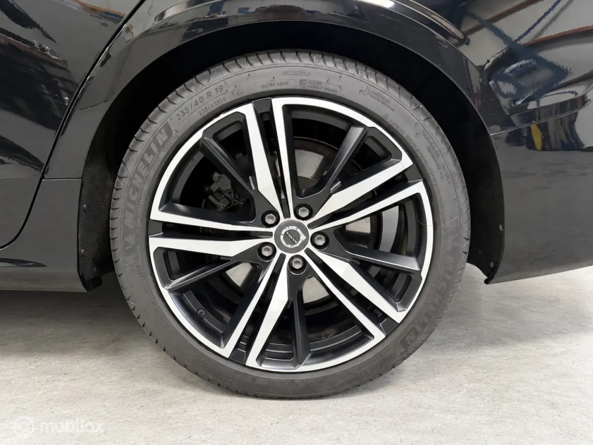 2.0 T6 Recharge AWD R-Design PANO/BTW/LEER