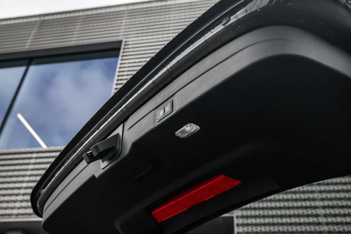 Avant 2.0 quattro S edition | Techniek pakket | Trekhaak | Sportstoel-S |