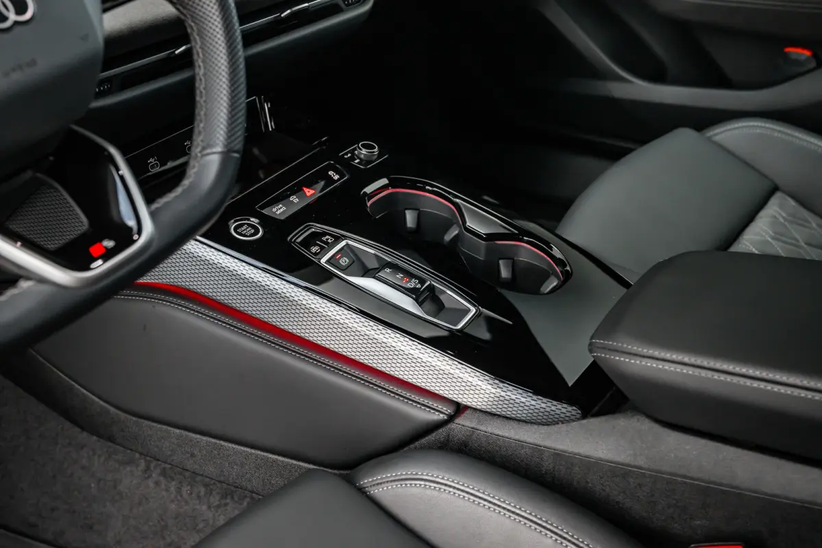 Avant 2.0 quattro S edition | Techniek pakket | Trekhaak | Sportstoel-S |