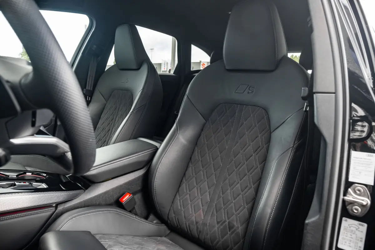Avant 2.0 quattro S edition | Techniek pakket | Trekhaak | Sportstoel-S |