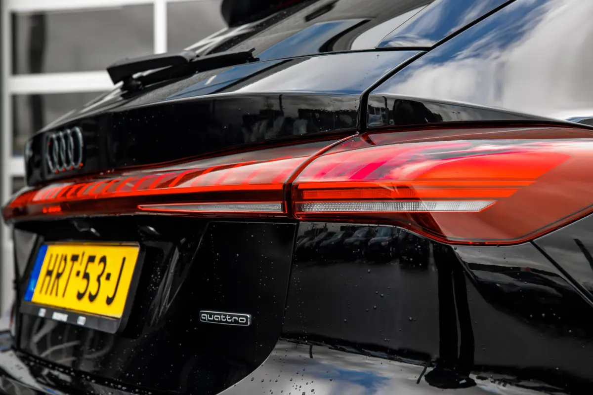 Avant 2.0 quattro S edition | Techniek pakket | Trekhaak | Sportstoel-S |