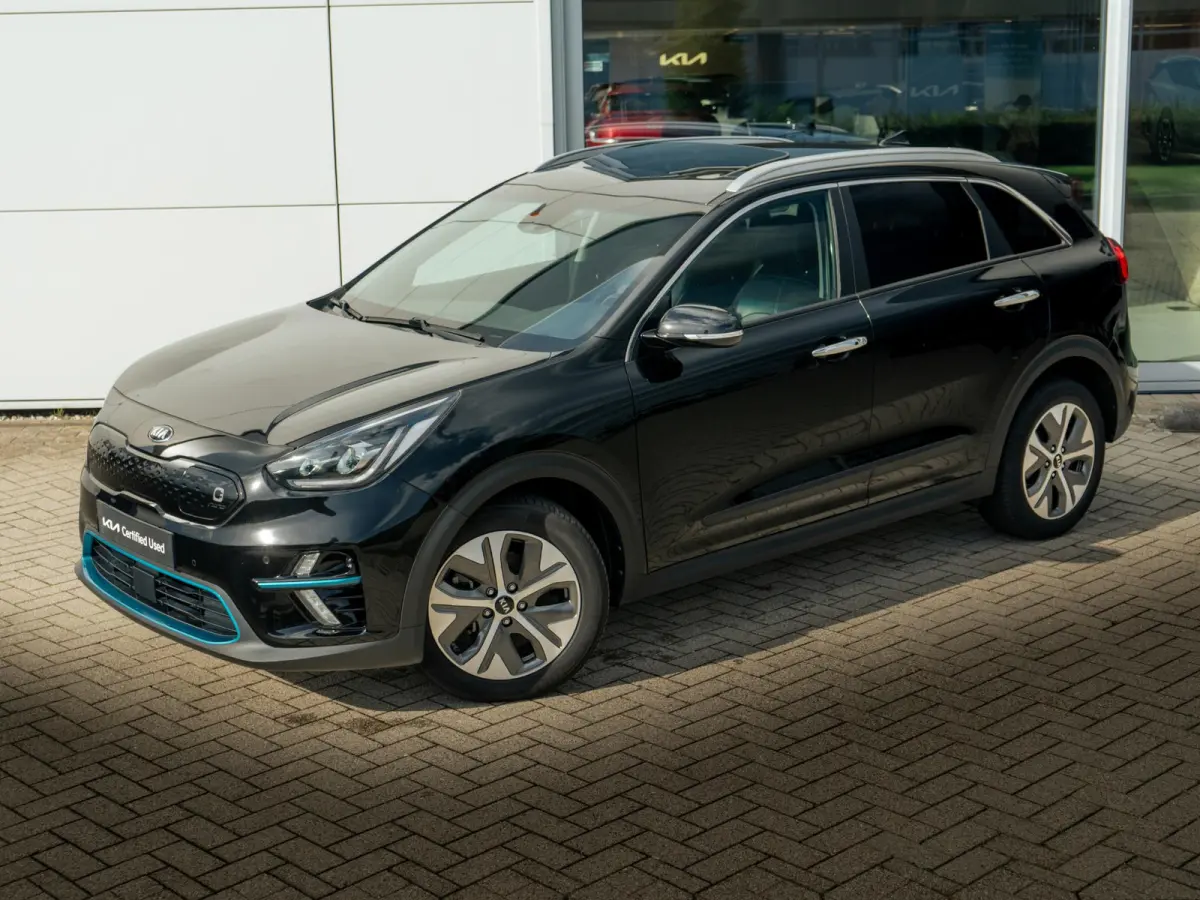 DynamicPlusLine 64 kWh |Stoel en stuurverwarming | Schuif/-kanteldak | Achteruitrijcamera | Navigatie | Carplay | PDC voor & achter | Achteruitrijcamera