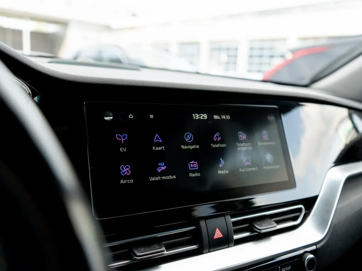 DynamicPlusLine 64 kWh |Stoel en stuurverwarming | Schuif/-kanteldak | Achteruitrijcamera | Navigatie | Carplay | PDC voor & achter | Achteruitrijcamera