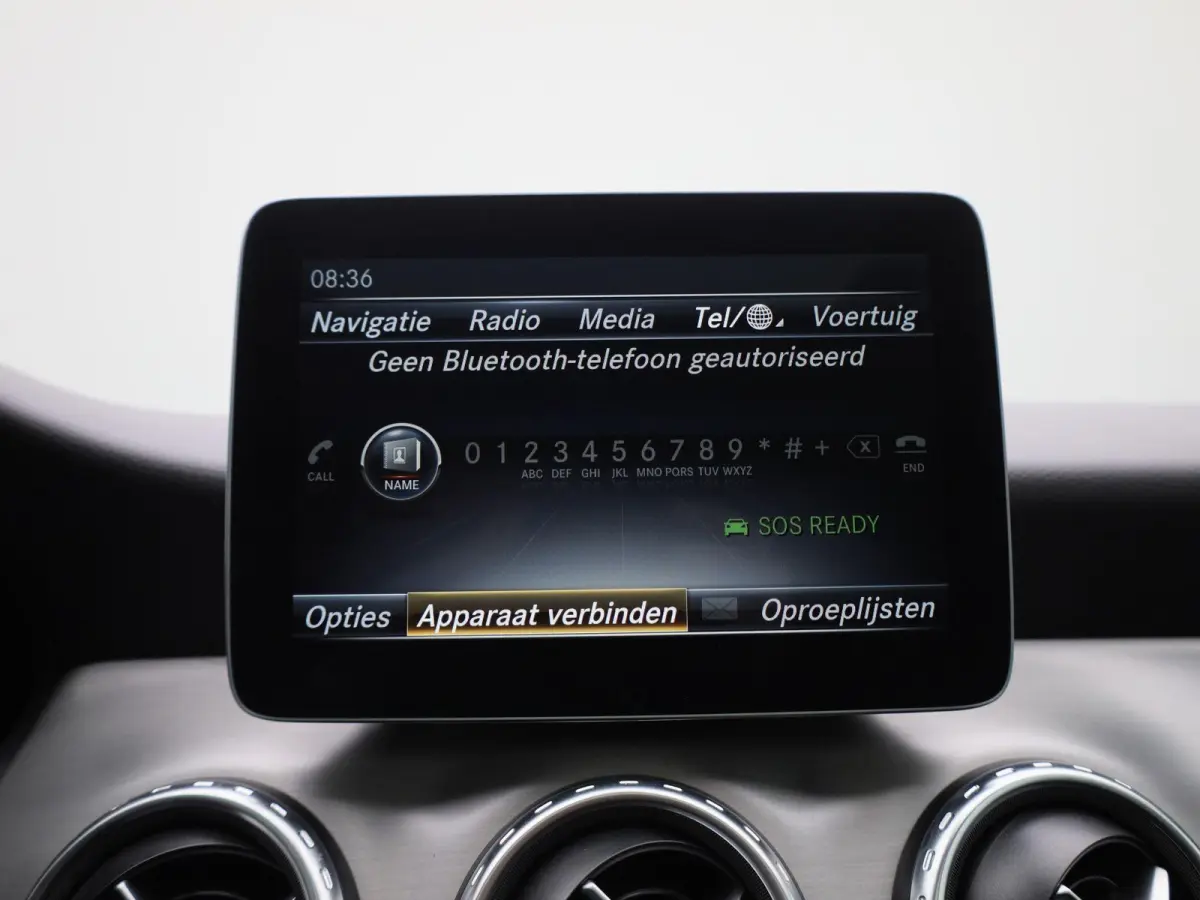 180 Ambition | Automaat | Panoramadak | Stoelverwarming | Navigatie | Parkeersensoren |