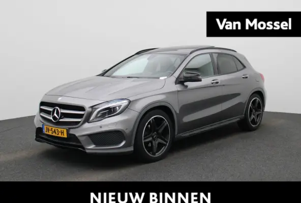 180 Ambition | Automaat | Panoramadak | Stoelverwarming | Navigatie | Parkeersensoren |