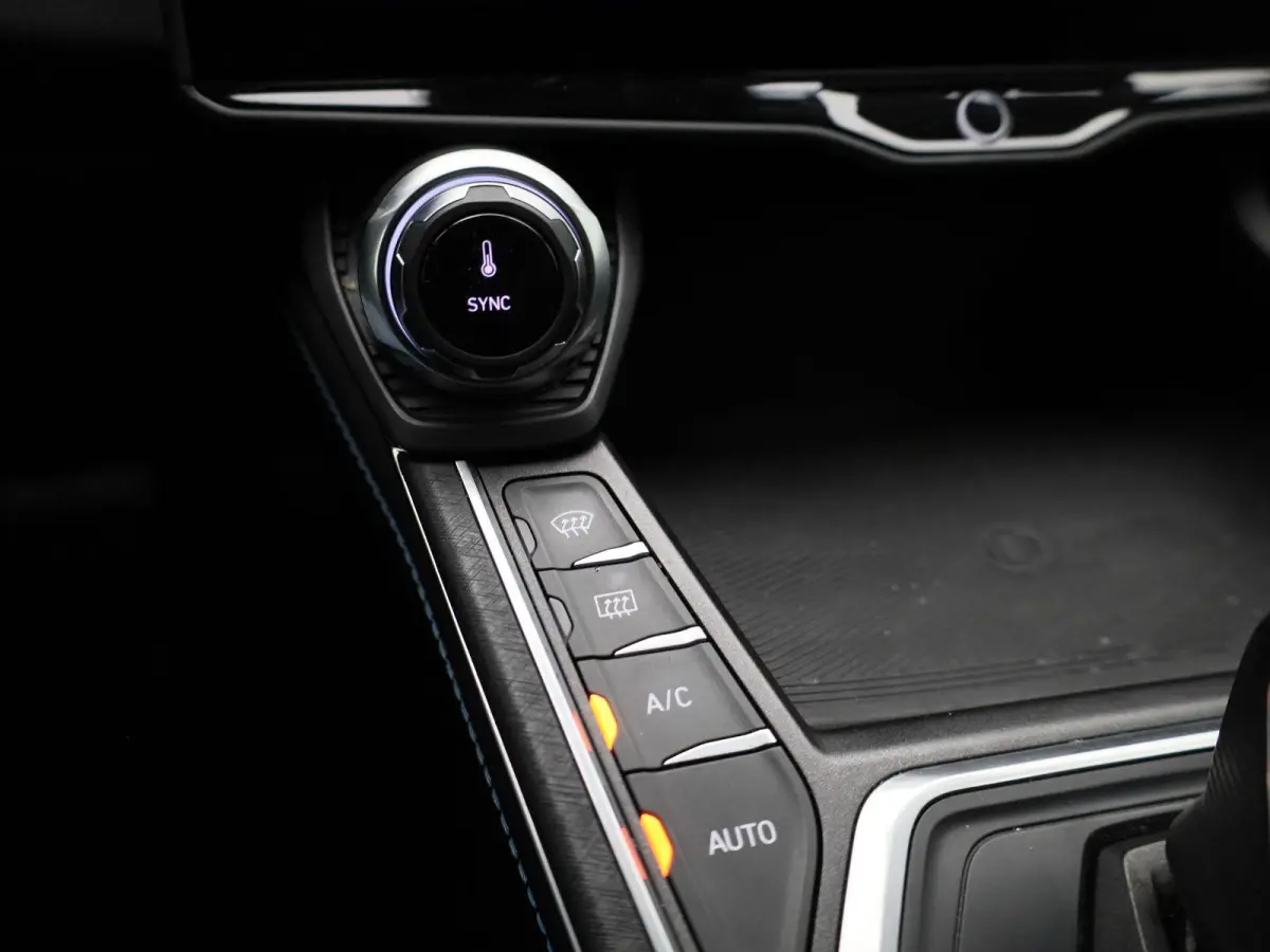 1.5 | PANORAMADAK | ELEK.STOEL MET GEHEUGEN | STOELVERWARMING | CAMERA | DIGITAAL DASHBOARD | CLIMATE CONTROL | KEYLESS |