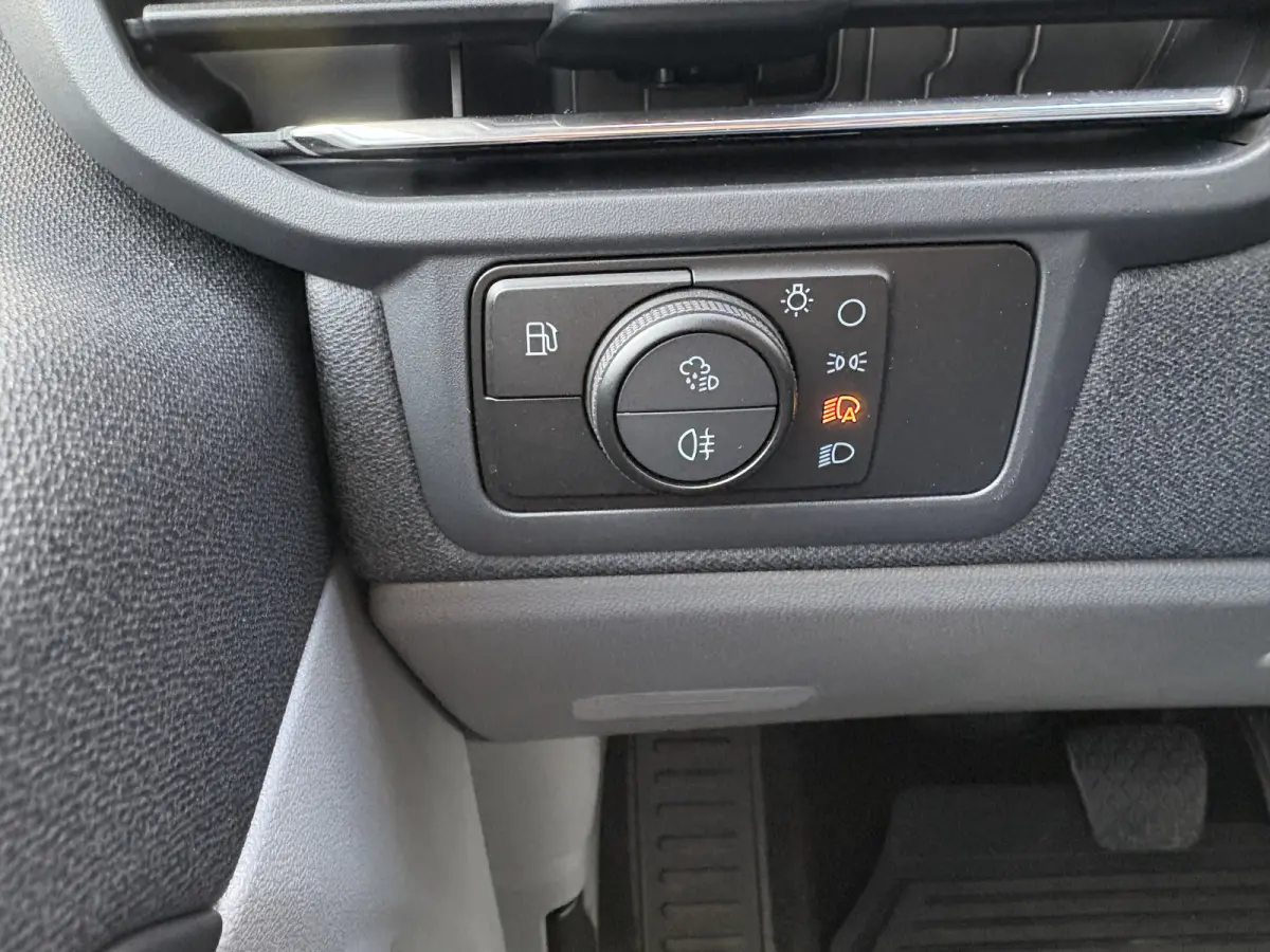 340 2.5 PHEV L2H1 Titanium X VIP Bus 8p. | Incl. BTW/BPM | FULL OPTIONS! | E-Trekhaak | Panodak | Digitale binnenspiegel | etc. etc.