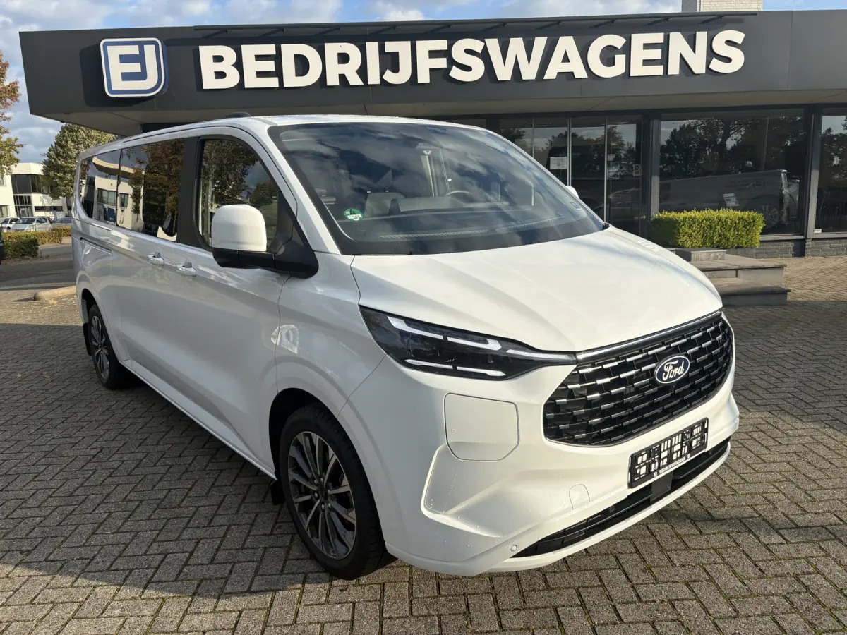 340 2.5 PHEV L2H1 Titanium X VIP Bus 8p. | Incl. BTW/BPM | FULL OPTIONS! | E-Trekhaak | Panodak | Digitale binnenspiegel | etc. etc.
