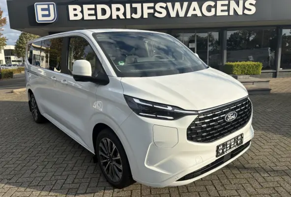 340 2.5 PHEV L2H1 Titanium X VIP Bus 8p. | Incl. BTW/BPM | FULL OPTIONS! | E-Trekhaak | Panodak | Digitale binnenspiegel | etc. etc.
