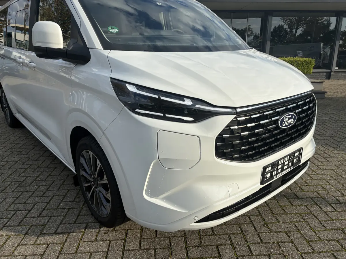 340 2.5 PHEV L2H1 Titanium X VIP Bus 8p. | Incl. BTW/BPM | FULL OPTIONS! | E-Trekhaak | Panodak | Digitale binnenspiegel | etc. etc.