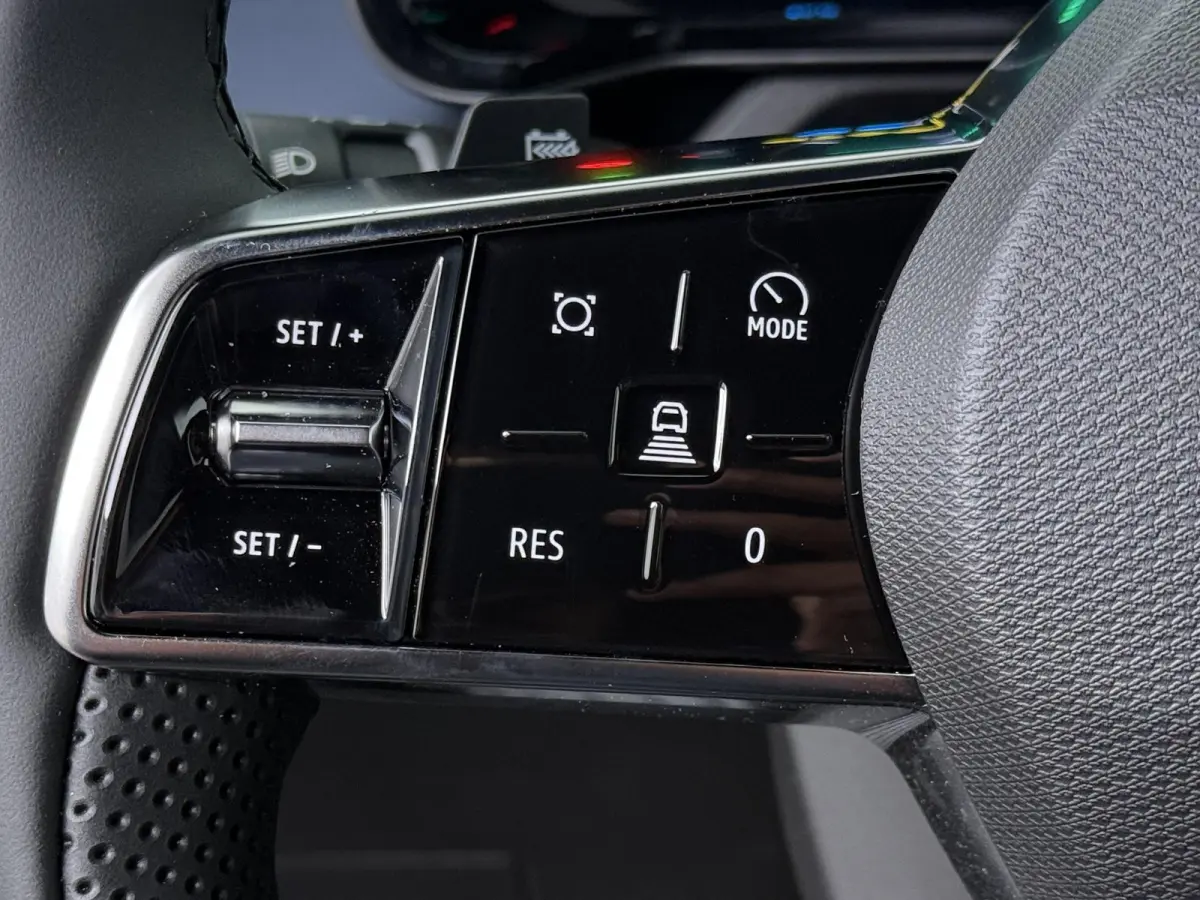EVOLVE 52 kWh | SNELRIJDEN NU OP VOORRAAD | € 3.000,- voorraadvoordeel! | Harman Kardon | Google build-in | Stoelverwarming