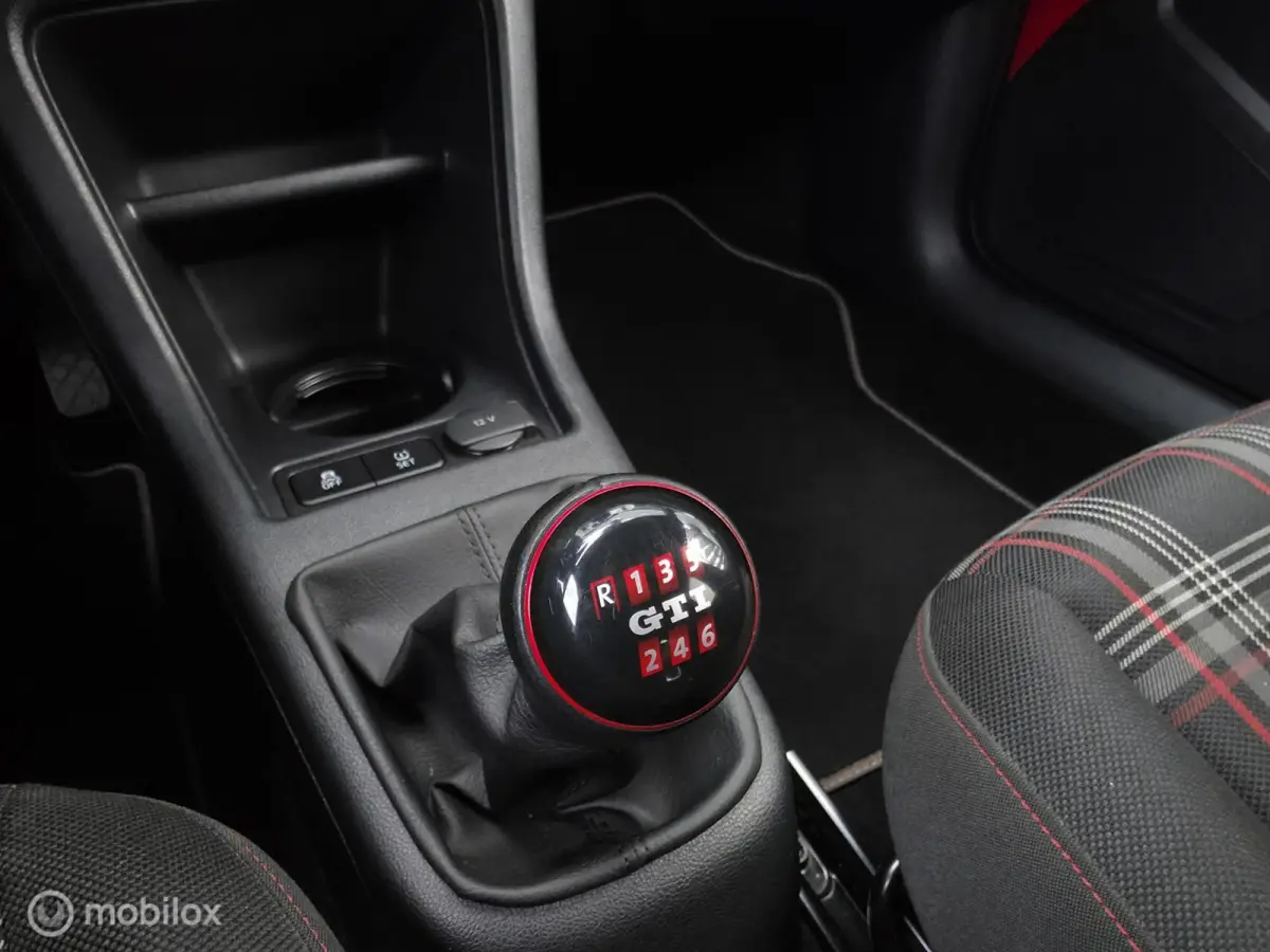 Up! 1.0 TSI GTI / Milltek / Stoelverwarming / PDC