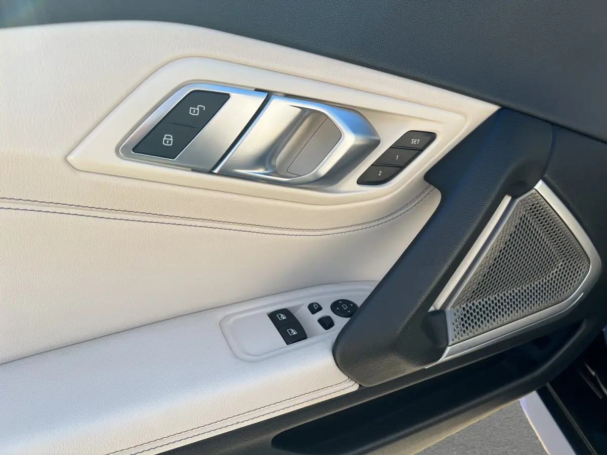 sDrive20i 197pk High Executive M-Sport | 19-inch velgen | Harman/Kardon Audio | DAB | Stoel/Stuurverwarming | Camera | Keyless Entry | Carplay | Leder | Navigatie | LED | Adaptive Cruise
