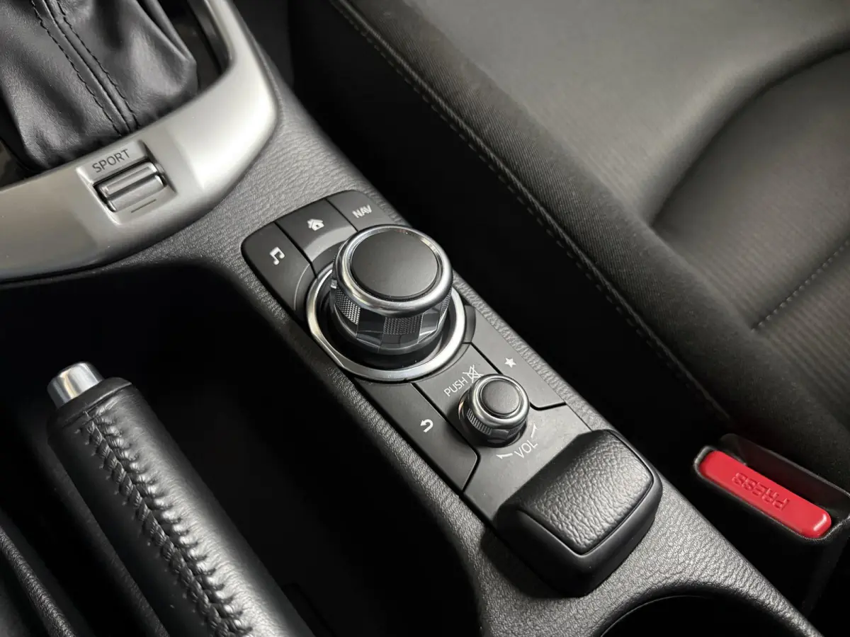 2.0 SkyActiv-G 120 TS+ AUTOMAAT | NAVI | STOELVERW