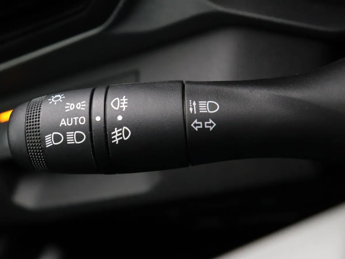 1.8 Hybrid 155 Launch Edition | Trekhaak | Adaptieve cruise control | Elektrisch bedienbare kofferklep | Stoel, stuur en voorruitverwarming |