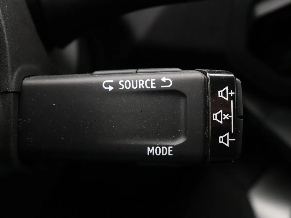 1.8 Hybrid 155 Launch Edition | Trekhaak | Adaptieve cruise control | Elektrisch bedienbare kofferklep | Stoel, stuur en voorruitverwarming |