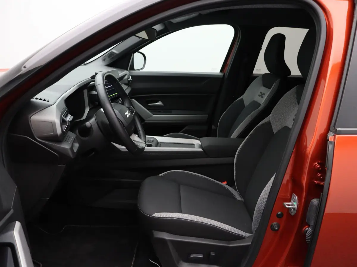 1.8 Hybrid 155 Launch Edition | Trekhaak | Adaptieve cruise control | Elektrisch bedienbare kofferklep | Stoel, stuur en voorruitverwarming |