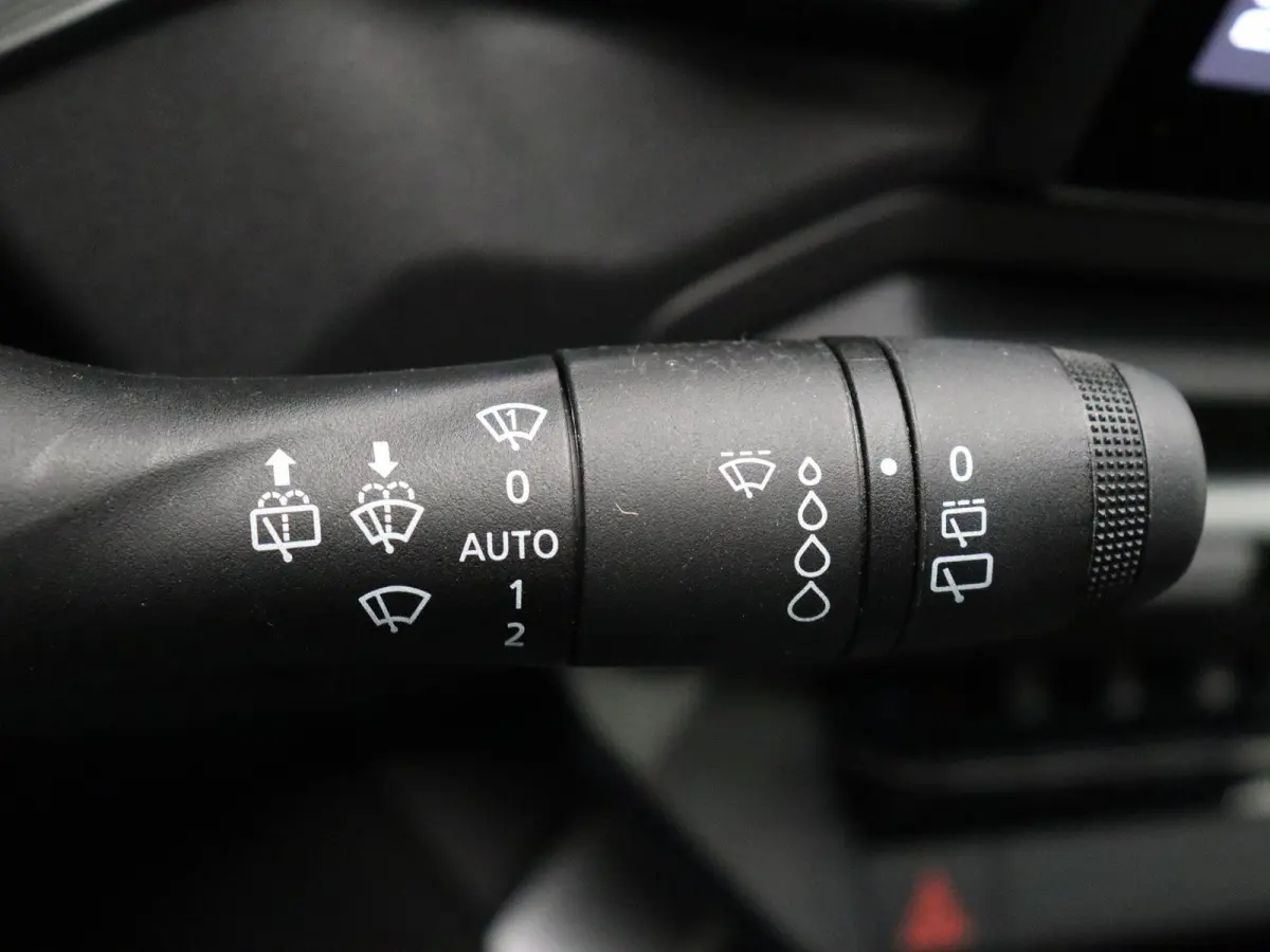 1.8 Hybrid 155 Launch Edition | Trekhaak | Adaptieve cruise control | Elektrisch bedienbare kofferklep | Stoel, stuur en voorruitverwarming |