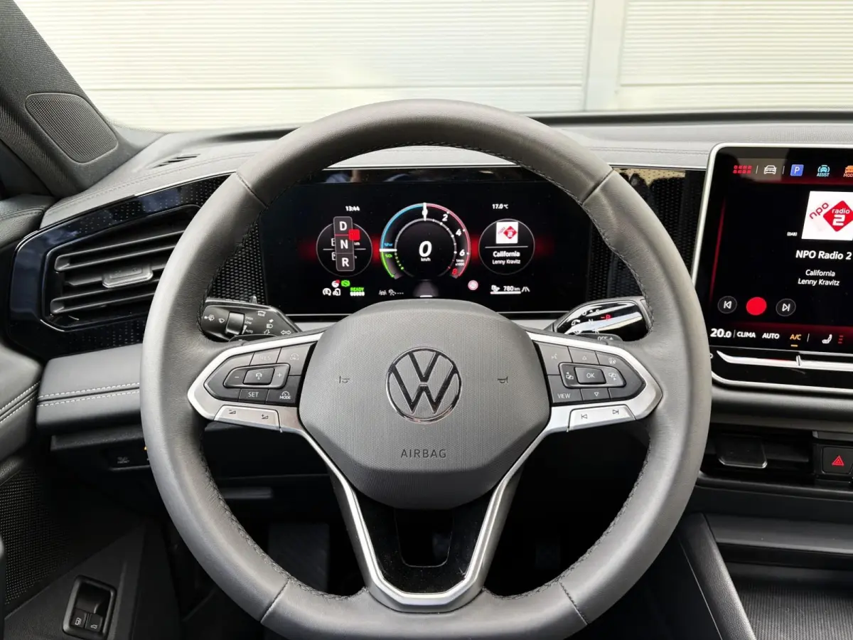 1.5 eHybrid 204pk DSG Life | SoH 98% | Trekhaak | 360 camera | Adaptief Onderstel | App Connect