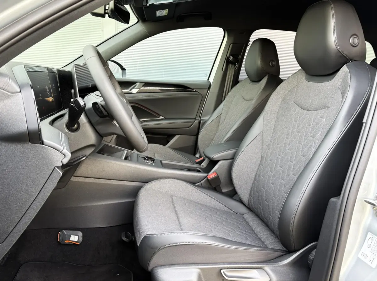 1.5 eHybrid 204pk DSG Life | SoH 98% | Trekhaak | 360 camera | Adaptief Onderstel | App Connect
