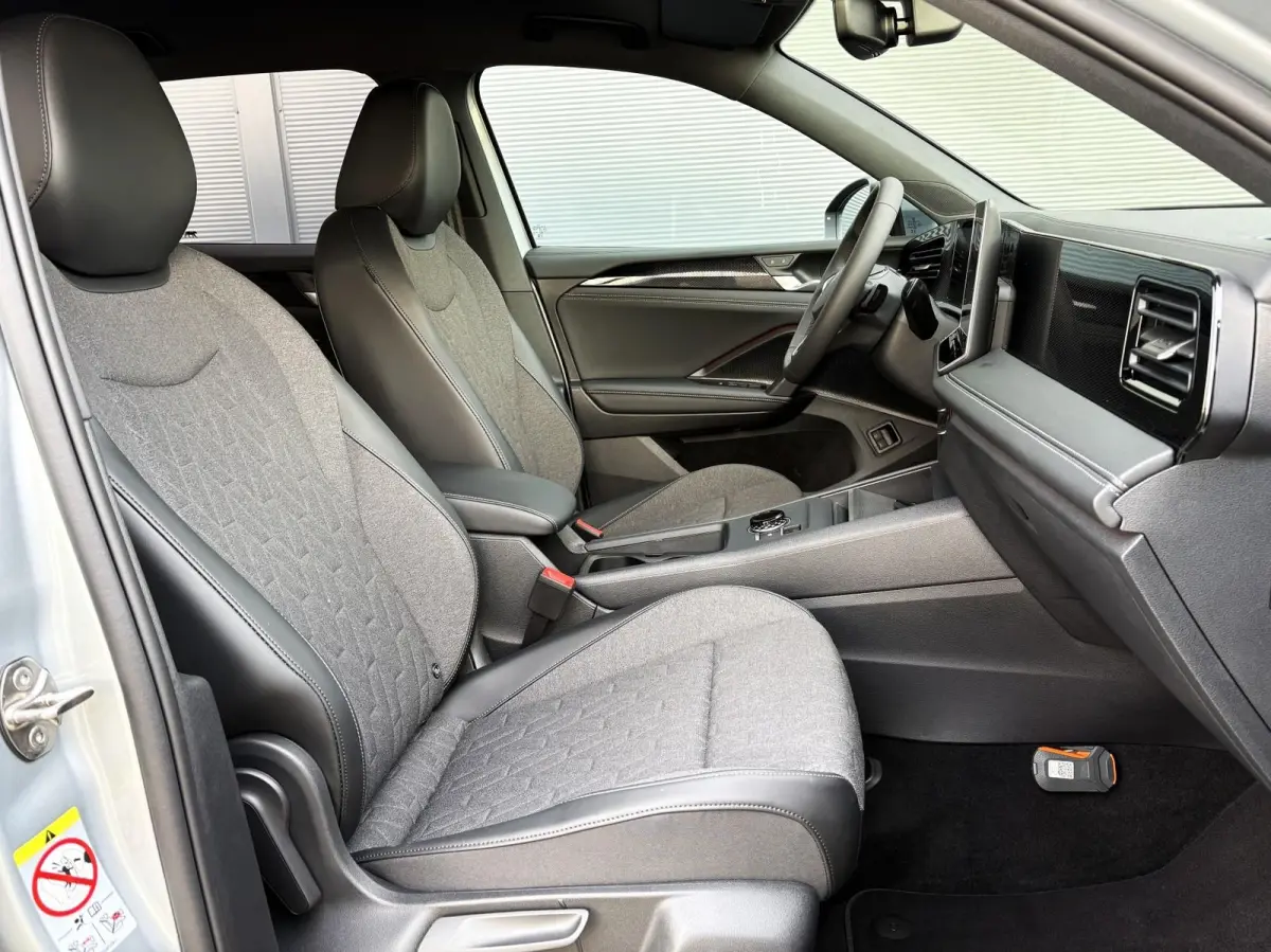 1.5 eHybrid 204pk DSG Life | SoH 98% | Trekhaak | 360 camera | Adaptief Onderstel | App Connect