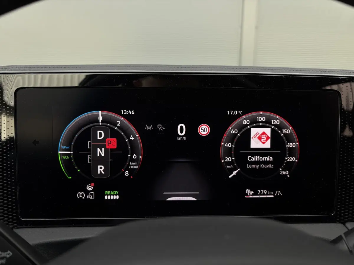 1.5 eHybrid 204pk DSG Life | SoH 98% | Trekhaak | 360 camera | Adaptief Onderstel | App Connect
