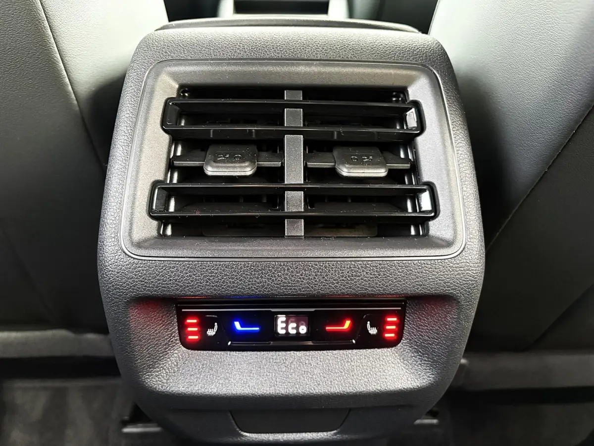 1.5 eHybrid 204pk DSG Life | SoH 98% | Trekhaak | 360 camera | Adaptief Onderstel | App Connect