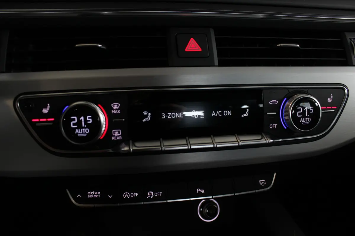 2.0 TFSI MHEV S-Line Edition 1e eigenaar | Adapt. Cruise | Trekhaak | Camera | Stoel/Stuurverw. | Bluetooth | 18" LMV | PDC V+A