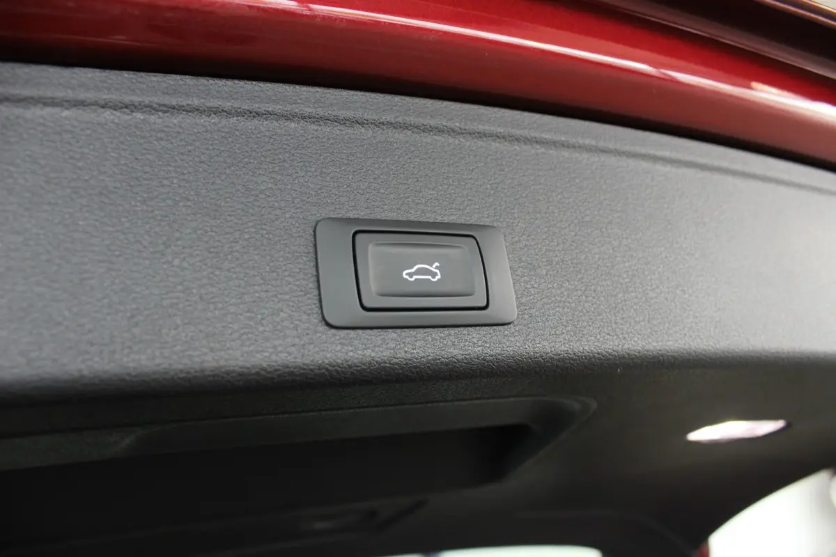 2.0 TFSI MHEV S-Line Edition 1e eigenaar | Adapt. Cruise | Trekhaak | Camera | Stoel/Stuurverw. | Bluetooth | 18" LMV | PDC V+A