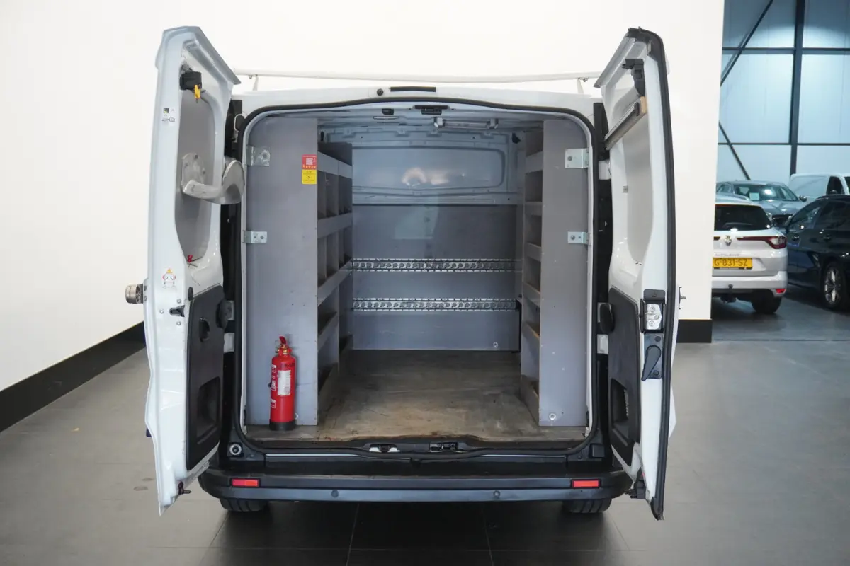 2.0 Blue dCi 130PK EURO 6 - Airco - Navi - Cruise - €16.900,- Excl.