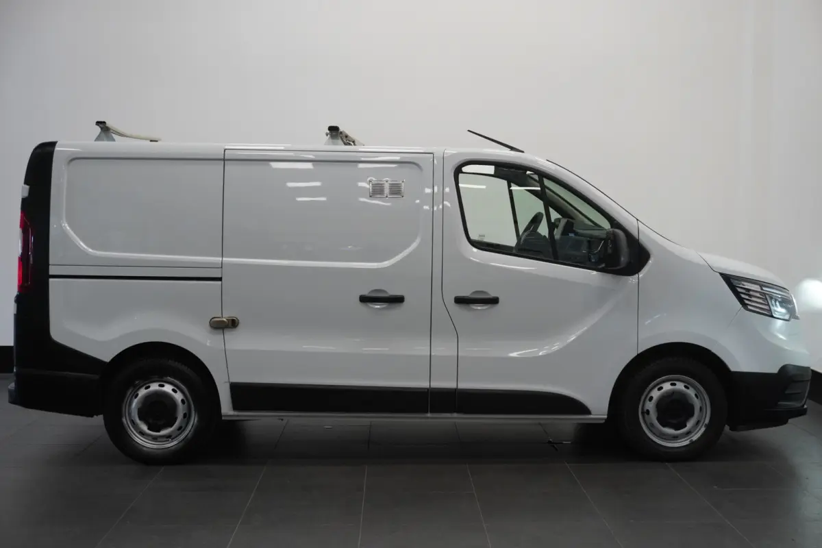 2.0 Blue dCi 130PK EURO 6 - Airco - Navi - Cruise - €16.900,- Excl.