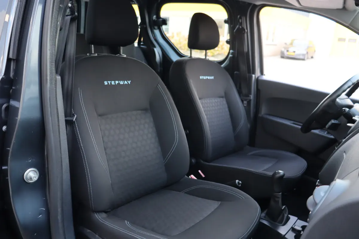 1.2 TCe S&S Stepway, Airco, Cruise, Navi, PDC A, Trekhaak, Prijs Is Rijklaar Inclusief 6 Maanden Garantie