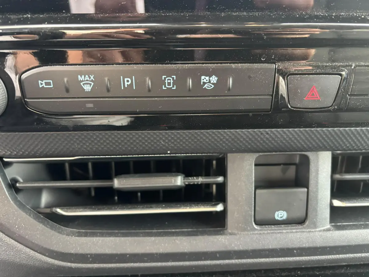 320 2.5 PHEV L2H1 Limited DC