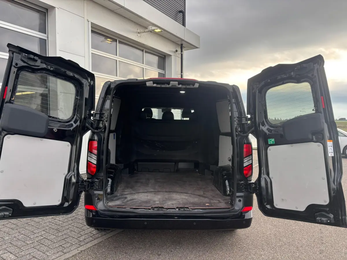 320 2.5 PHEV L2H1 Limited DC