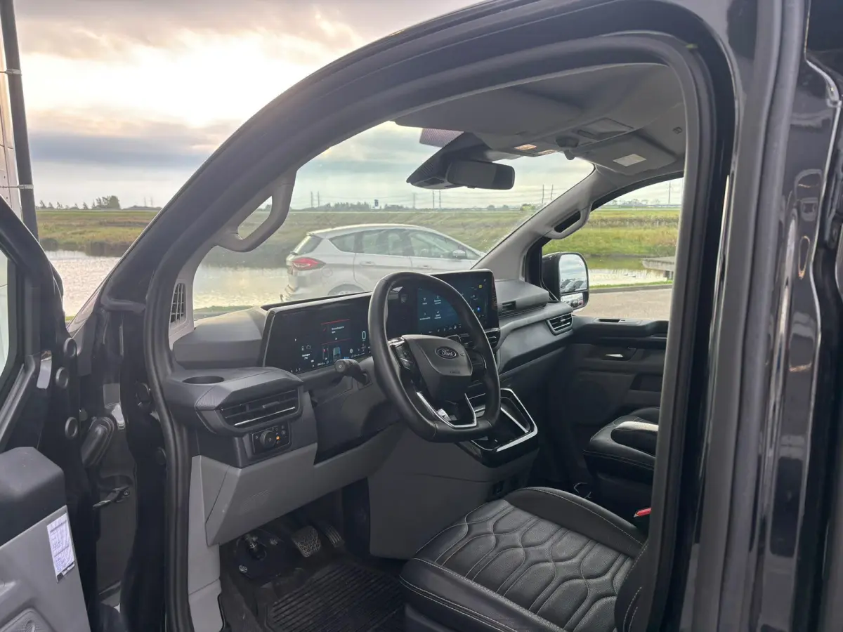 320 2.5 PHEV L2H1 Limited DC