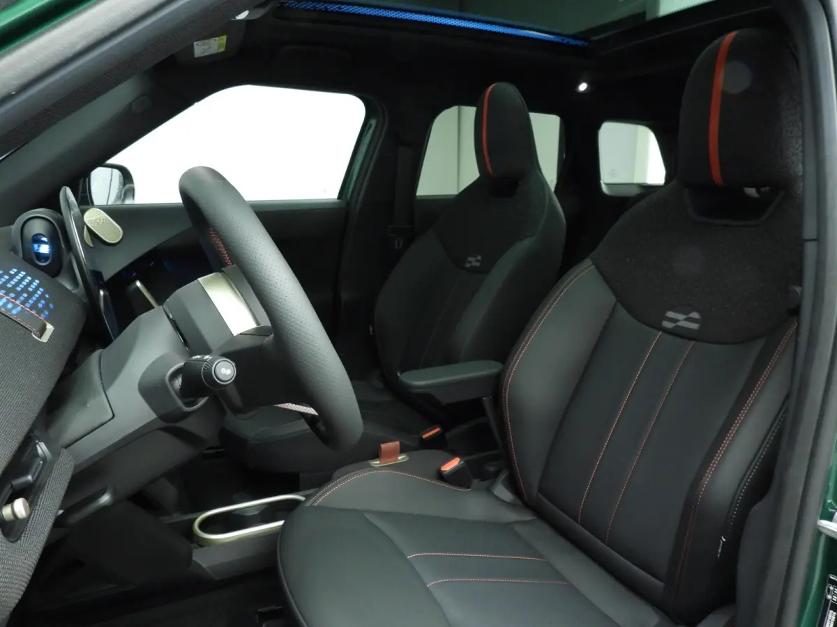 E John Cooper Works Trim + Pakket L