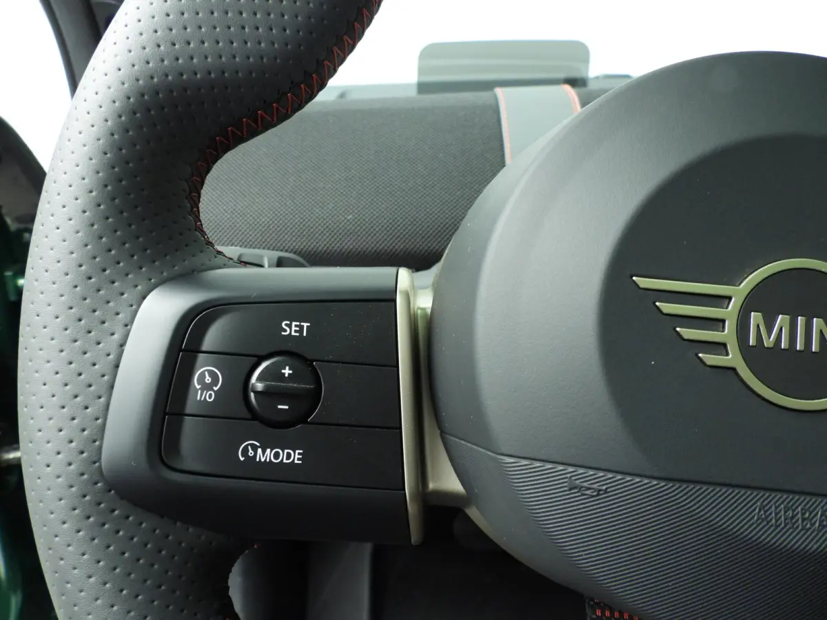 E John Cooper Works Trim + Pakket L