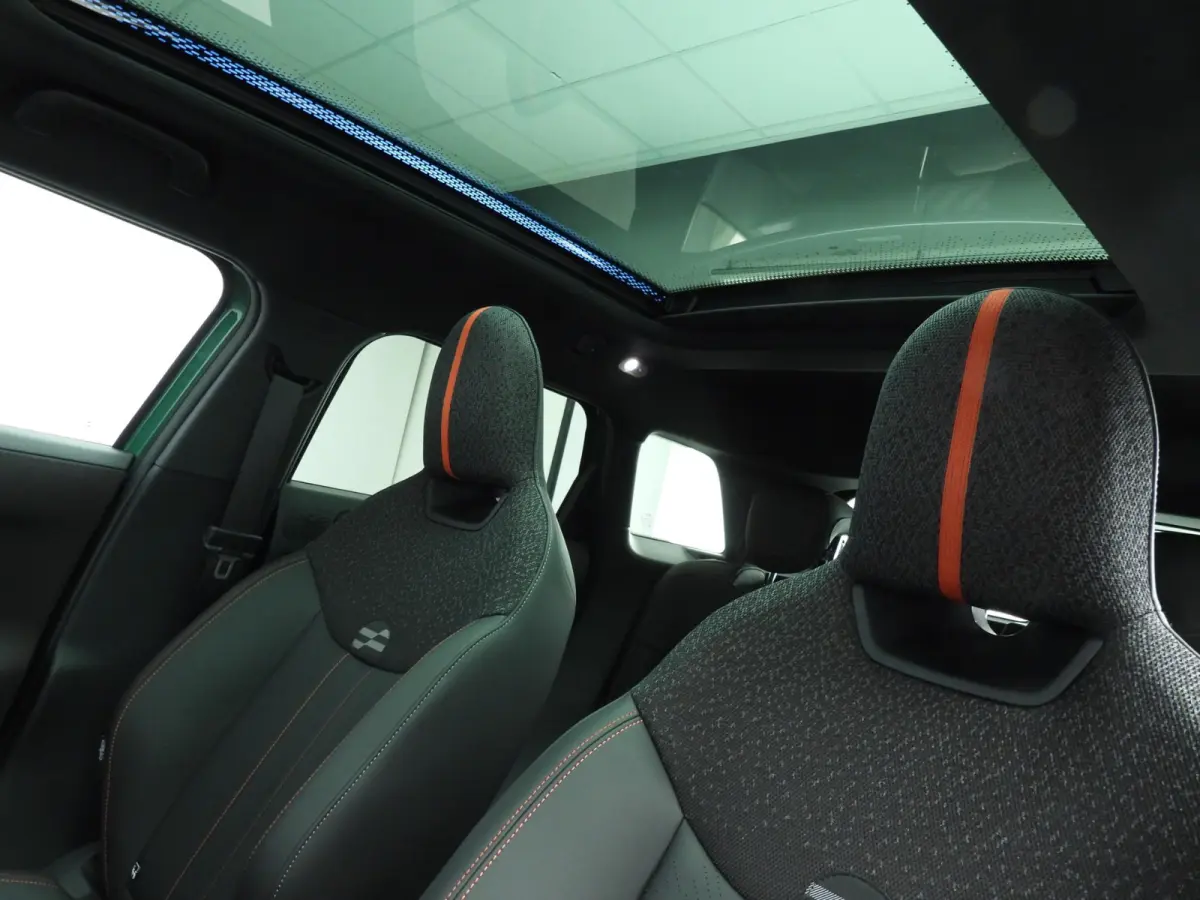 E John Cooper Works Trim + Pakket L